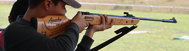 Competidor con rifle de quiebre
